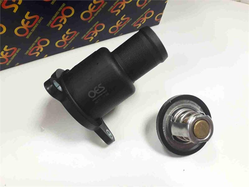 OES Termostat + Yuva Kapagi Megane II Clio II Kangoo Symbol Logan Duster Sandero 1.4 1.6 16V K4J K4J